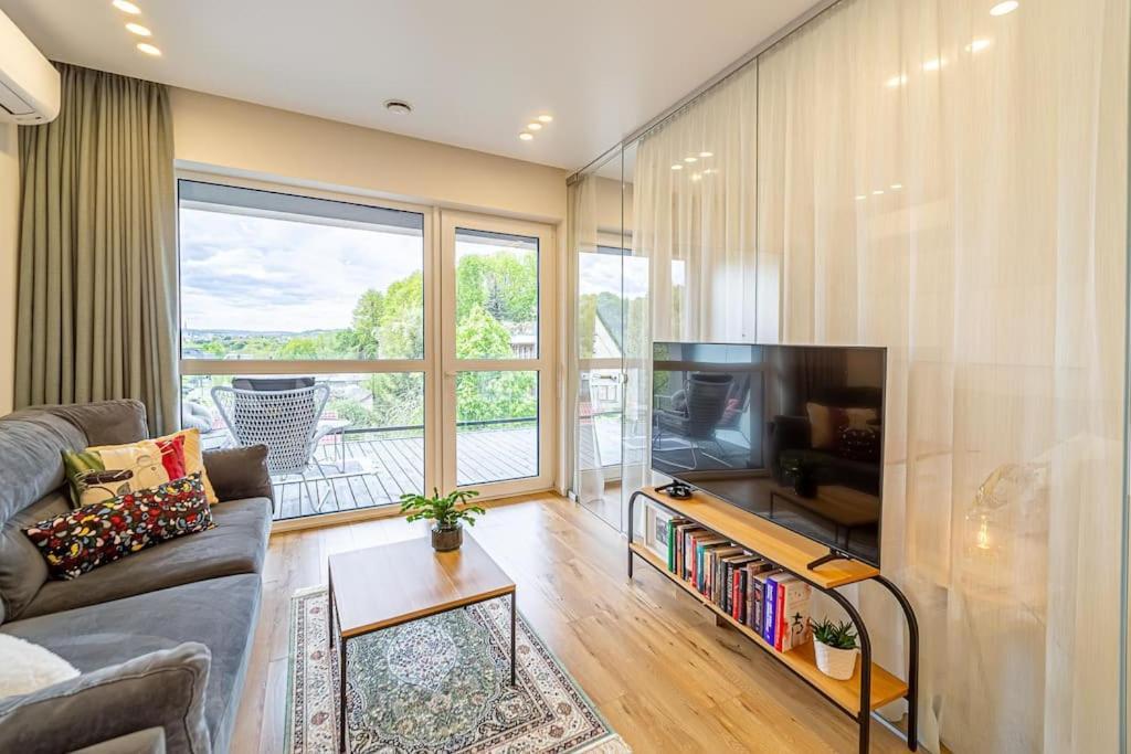 Sky Apartment With Free Parking And Balcony & Ac Kaunas Extérieur photo