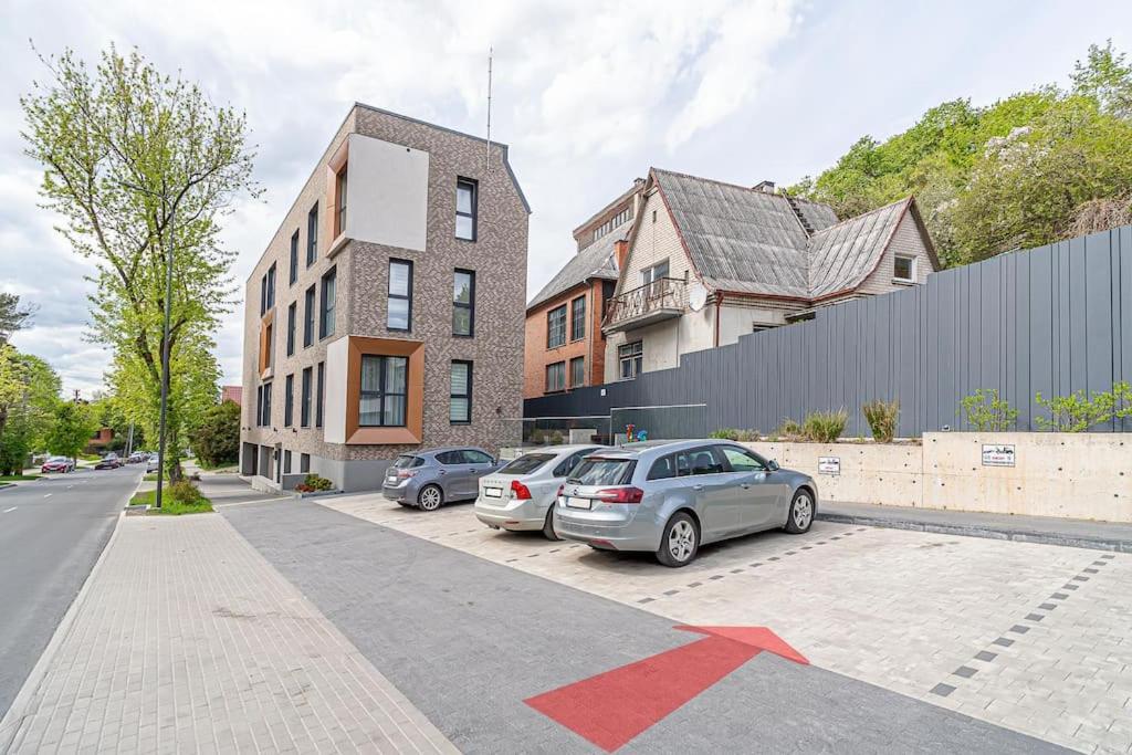 Sky Apartment With Free Parking And Balcony & Ac Kaunas Extérieur photo