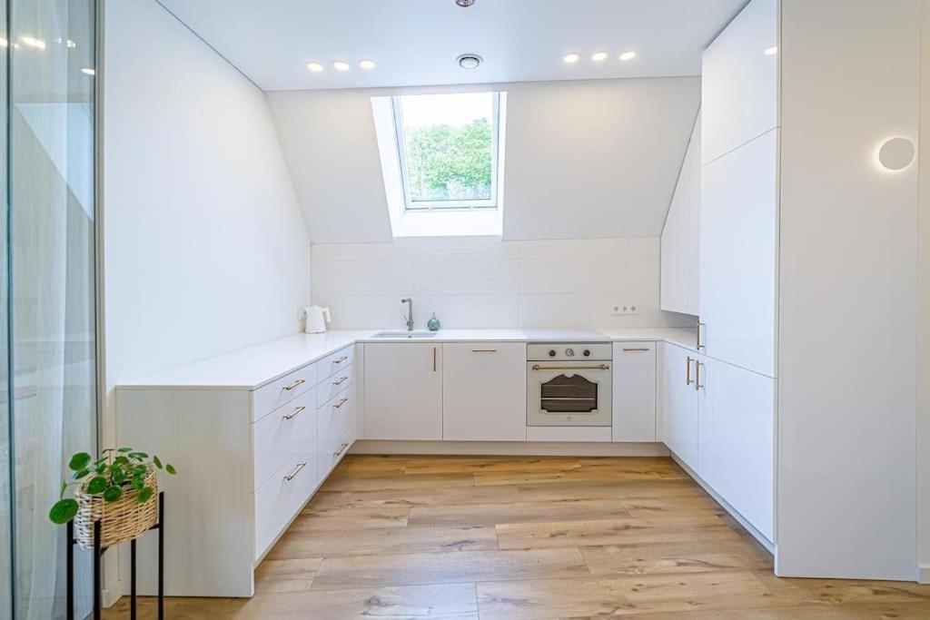Sky Apartment With Free Parking And Balcony & Ac Kaunas Extérieur photo