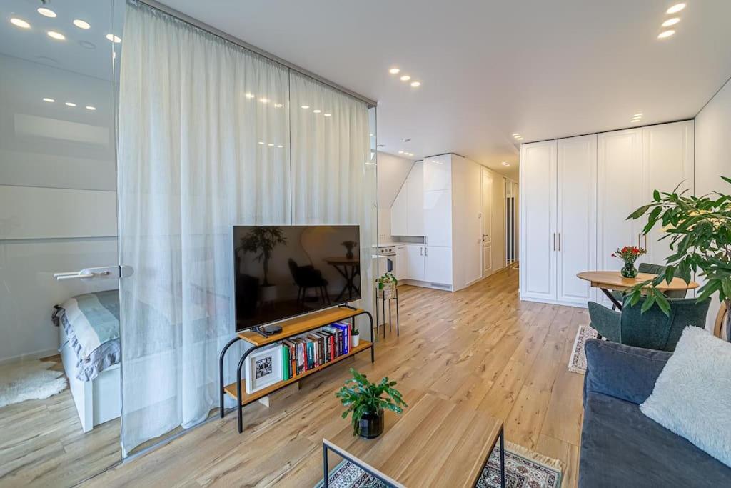 Sky Apartment With Free Parking And Balcony & Ac Kaunas Extérieur photo